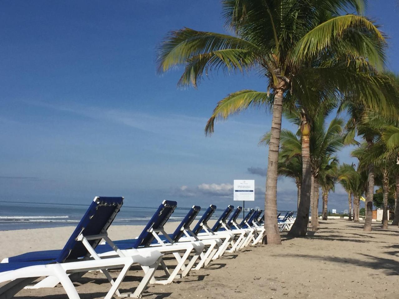 Playa Caracol Chame Aparthotel Exterior photo